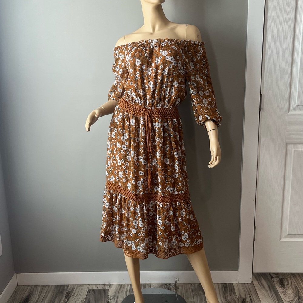 Elegant Floral Off-Shoulder Midi Dress